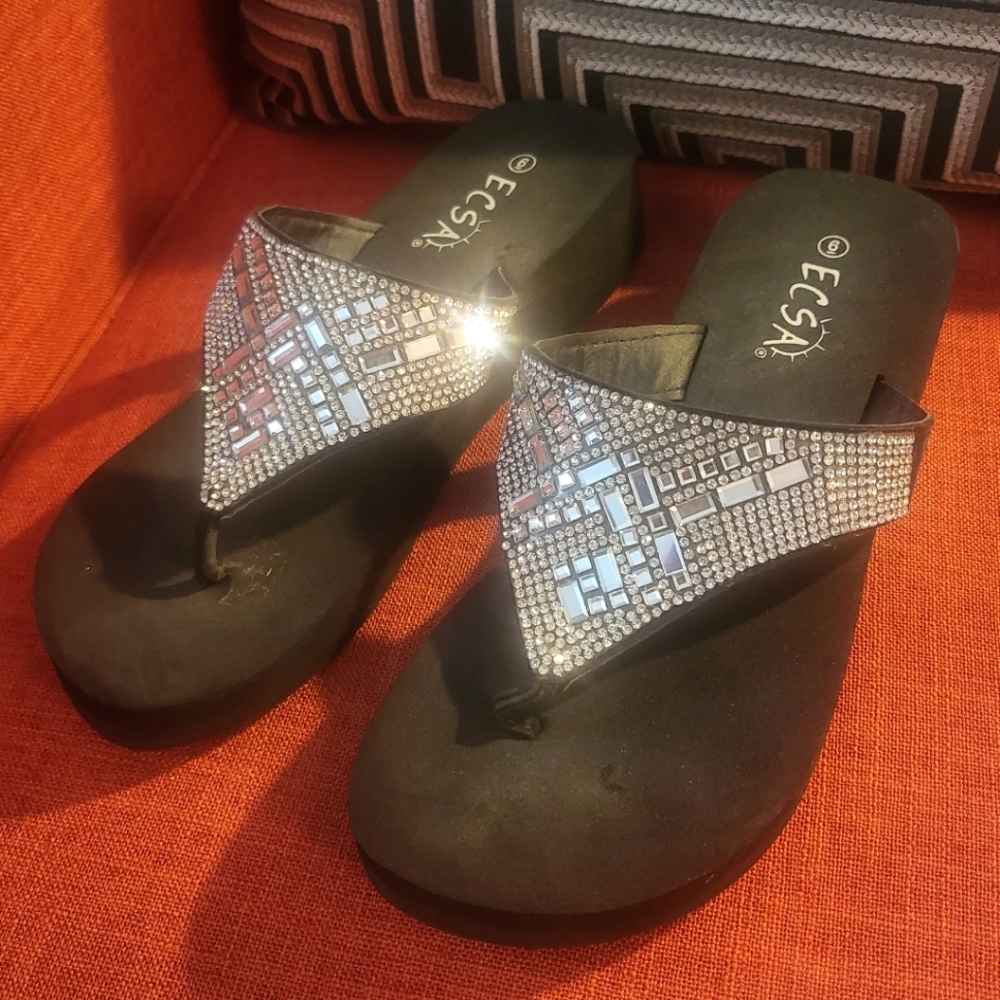 💕Super Cute Rhinestone Flip Flops!